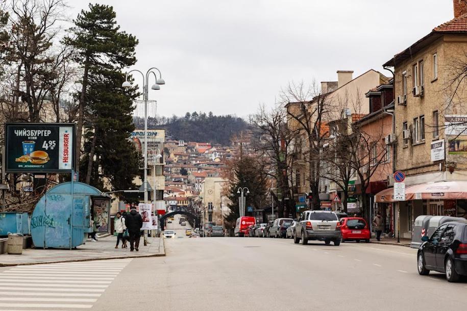 Luximo Room Veliko Tŭrnovo Eksteriør bilde
